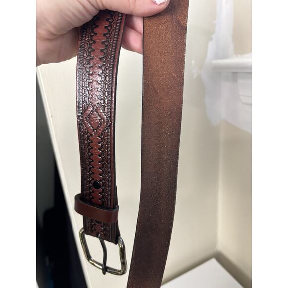 Men’s Brown Hand Tooled Leather Belt Size 46 Gold Buckle Western Rodeo - Picture 6 of 9